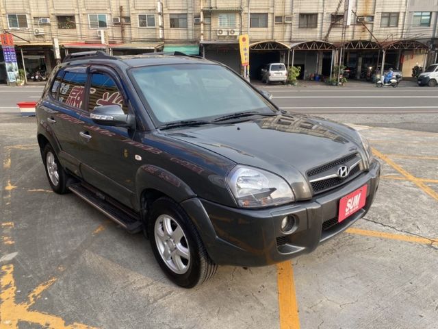 鈑件原 里程保證 柴油引擎 扭力大  省油 乘坐空間大 恆溫 多功能影音系統 資料完整 認證車 可貸款  第2張相片