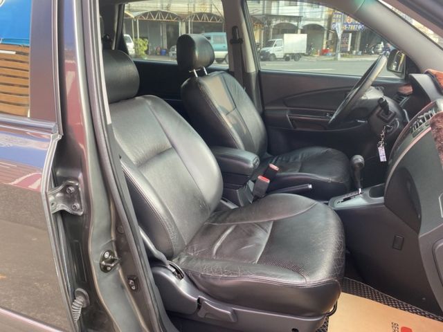 鈑件原 里程保證 柴油引擎 扭力大  省油 乘坐空間大 恆溫 多功能影音系統 資料完整 認證車 可貸款  第15張相片