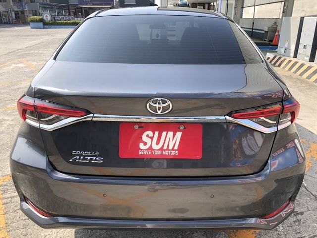 豪華版 鈑件原 里程保證  ACC跟車 方向盤快控鍵  影音系統 定速 恆溫 電動折疊後視鏡 車道偏離警示 認證車  第5張相片