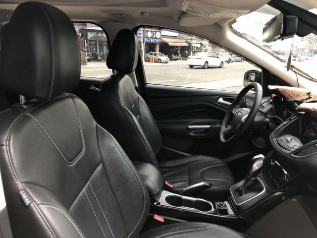 頂級四輪傳動版 原鈑件 無事故 渦輪增壓 馬力242P 扭力大駕馭感超高 里程保證 物超所值 親民價格 認證車 可貸款  第8張相片