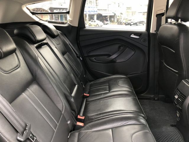 頂級四輪傳動版 原鈑件 無事故 渦輪增壓 馬力242P 扭力大駕馭感超高 里程保證 物超所值 親民價格 認證車 可貸款  第12張相片