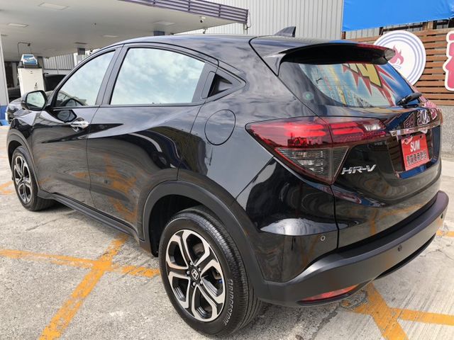 S版 一手車 鈑件原 里程保證 配備資料皆齊全 車況優 方向盤快控鍵 換檔撥片  恆溫空調 藍牙通訊 衛星導航  認證車  第4張相片