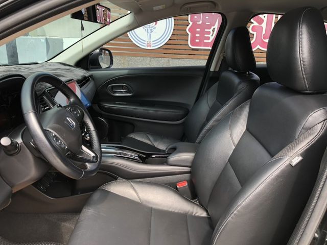 S版 一手車 鈑件原 里程保證 配備資料皆齊全 車況優 方向盤快控鍵 換檔撥片  恆溫空調 藍牙通訊 衛星導航  認證車  第9張相片