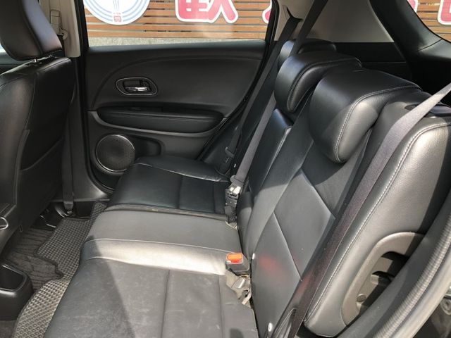 S版 一手車 鈑件原 里程保證 配備資料皆齊全 車況優 方向盤快控鍵 換檔撥片  恆溫空調 藍牙通訊 衛星導航  認證車  第11張相片