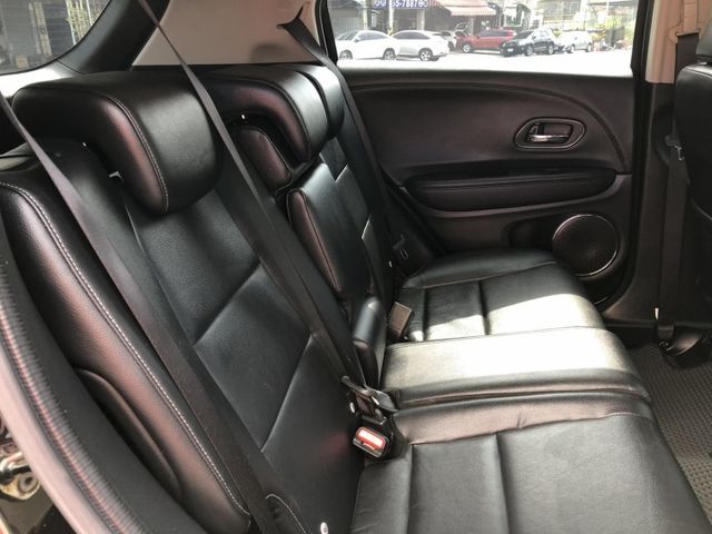 S版 一手車 鈑件原 里程保證 配備資料皆齊全 車況優 方向盤快控鍵 換檔撥片  恆溫空調 藍牙通訊 衛星導航  認證車  第16張相片