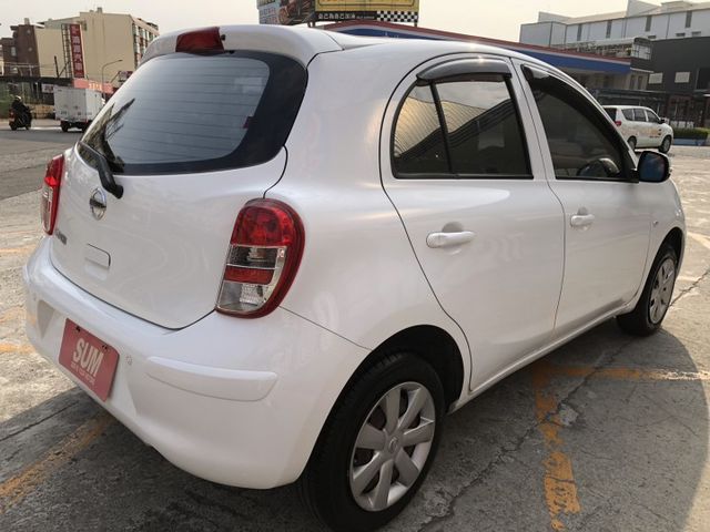 一手車 只跑13萬多 里程保證 低里程  省油 托善率好 保養維修零件便宜 遮風擋雨 代步首選小車  認證車 可保固  第4張相片