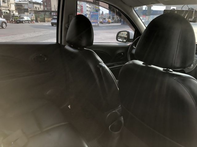 一手車 只跑13萬多 里程保證 低里程  省油 托善率好 保養維修零件便宜 遮風擋雨 代步首選小車  認證車 可保固  第15張相片