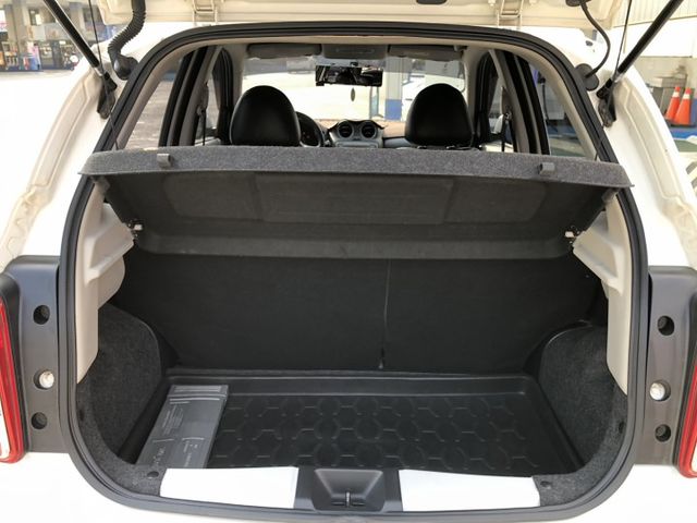 一手車 只跑13萬多 里程保證 低里程  省油 托善率好 保養維修零件便宜 遮風擋雨 代步首選小車  認證車 可保固  第17張相片