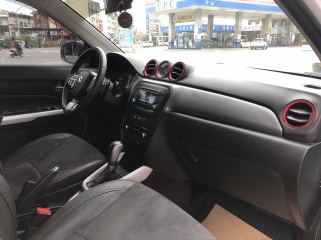 一手車里程保證 新車至今都在屏東原廠保修維護 鈑件原 1.4渦輪增壓 稅金省馬力足 歐規車體車身小巧安全性超越同境界車種  第13張相片