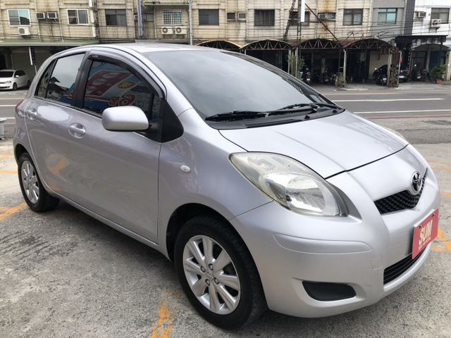 鈑件原 里程保證 恆溫 鋁圈  音響快控鍵 電動折疊後視鏡 後霧燈 省油 大空間 省保養費 代步最方便 好停車 認證車  第3張相片