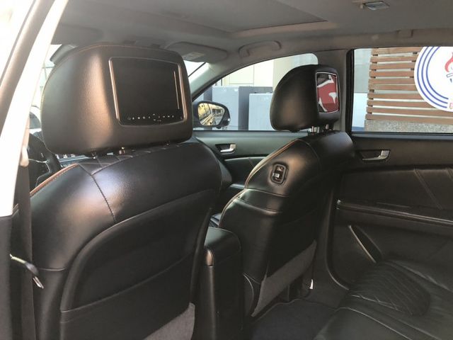 旗艦版 一手車 鈑件原 里程保證 配備資料皆齊全 車美價廉 物超所值 買到賺到  認證車 有保固 可貸款  第13張相片