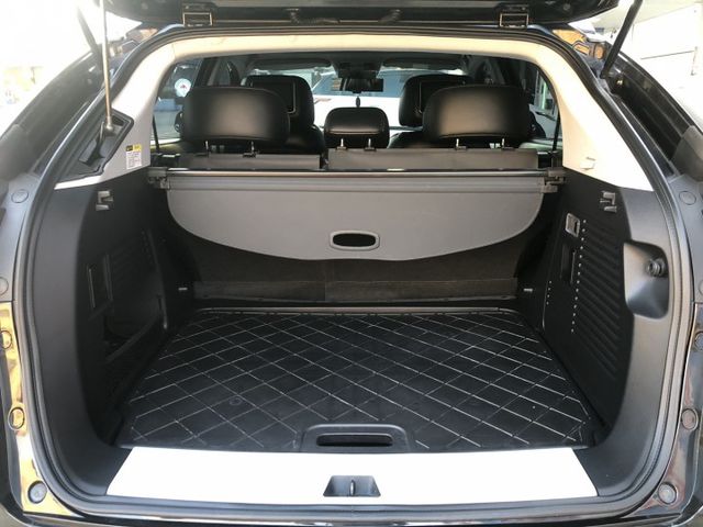 旗艦版 一手車 鈑件原 里程保證 配備資料皆齊全 車美價廉 物超所值 買到賺到  認證車 有保固 可貸款  第17張相片