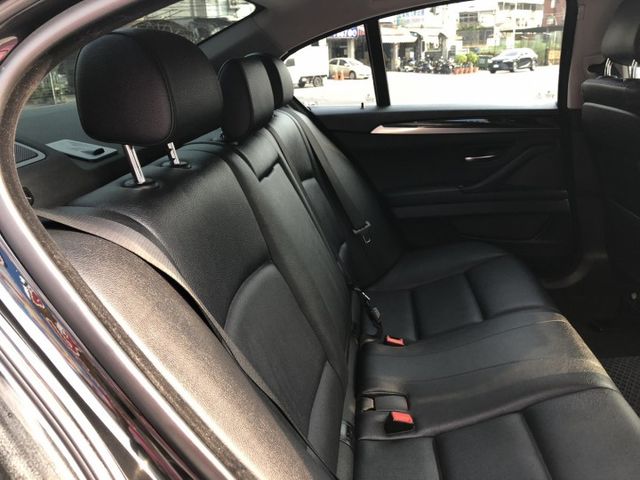 鈑件原 里程保證 車況保持極優 前車主保養維修非常確實  配備資料皆齊全 認證車 物超所值 機會難得 錯過可惜  第16張相片