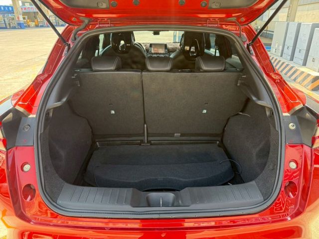 一手車 駕趣享樂版 搭載 1.0 升三缸渦輪增壓引擎 雙離合器7速自手排 低稅金優勢 認證車 有保固 可貸款  第14張相片