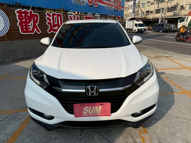 S版 鈑件原 里程保證  I-KEY 手自排 影音系統 快撥鍵 恆溫 定速 衛星導航  倒車顯影  認證車 有保固  第2張相片