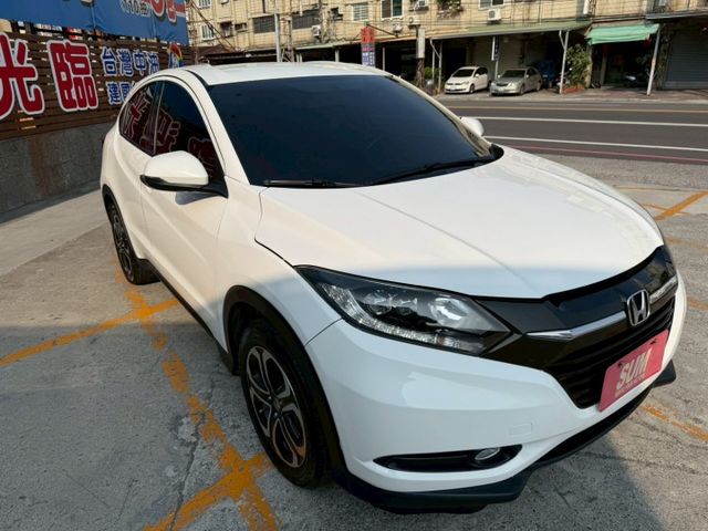 S版 鈑件原 里程保證  I-KEY 手自排 影音系統 快撥鍵 恆溫 定速 衛星導航  倒車顯影  認證車 有保固  第3張相片