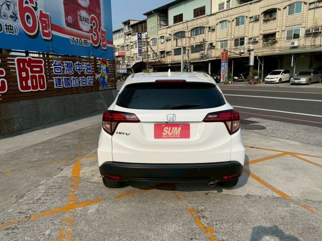 S版 鈑件原 里程保證  I-KEY 手自排 影音系統 快撥鍵 恆溫 定速 衛星導航  倒車顯影  認證車 有保固  第5張相片