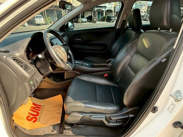 S版 鈑件原 里程保證  I-KEY 手自排 影音系統 快撥鍵 恆溫 定速 衛星導航  倒車顯影  認證車 有保固  第11張相片