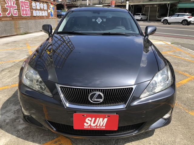 一手車 原鈑件 里程保證 HID頭燈 車況保持非常優底盤毫無異音 後輪傳動操控感極佳 2.5CC傳統六速手自排變速箱  第2張相片