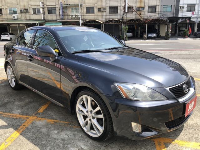 一手車 原鈑件 里程保證 HID頭燈 車況保持非常優底盤毫無異音 後輪傳動操控感極佳 2.5CC傳統六速手自排變速箱  第3張相片