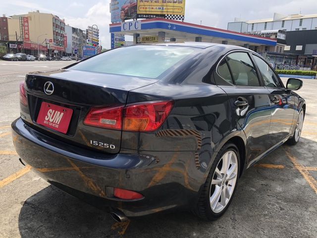 一手車 原鈑件 里程保證 HID頭燈 車況保持非常優底盤毫無異音 後輪傳動操控感極佳 2.5CC傳統六速手自排變速箱  第4張相片