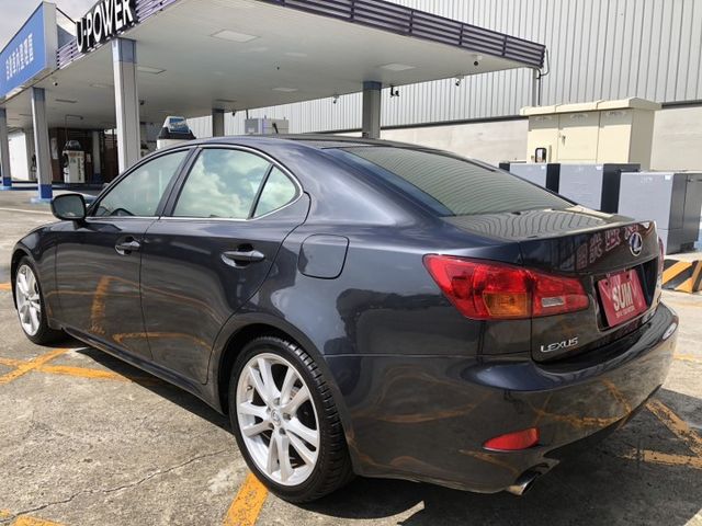 一手車 原鈑件 里程保證 HID頭燈 車況保持非常優底盤毫無異音 後輪傳動操控感極佳 2.5CC傳統六速手自排變速箱  第6張相片