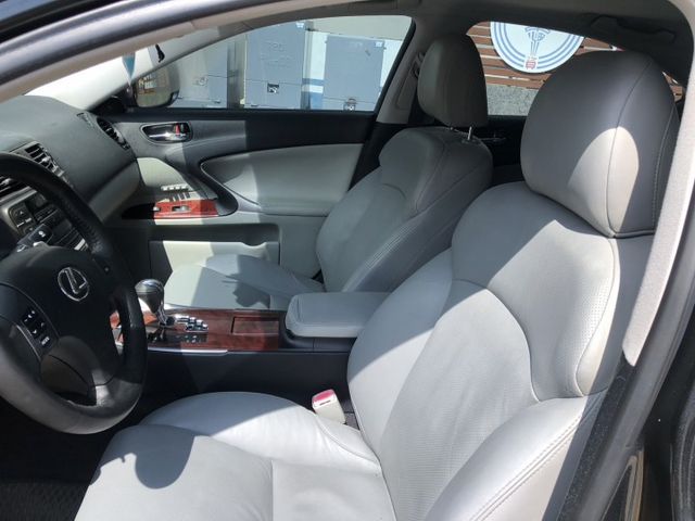 一手車 原鈑件 里程保證 HID頭燈 車況保持非常優底盤毫無異音 後輪傳動操控感極佳 2.5CC傳統六速手自排變速箱  第10張相片