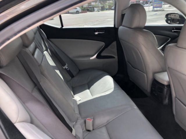 一手車 原鈑件 里程保證 HID頭燈 車況保持非常優底盤毫無異音 後輪傳動操控感極佳 2.5CC傳統六速手自排變速箱  第12張相片