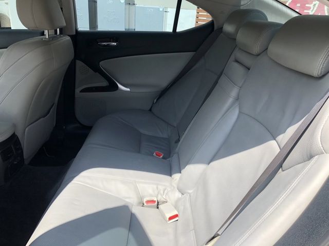 一手車 原鈑件 里程保證 HID頭燈 車況保持非常優底盤毫無異音 後輪傳動操控感極佳 2.5CC傳統六速手自排變速箱  第13張相片