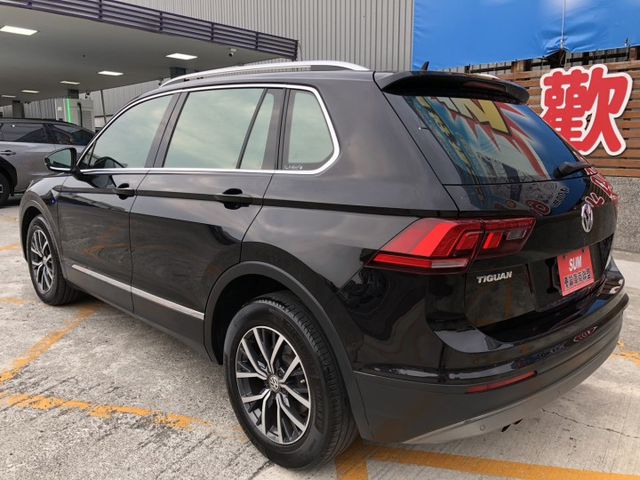 旅行式LED頭燈 一手車 鈑件原 里程保證 電動座椅 全景天窗 電動尾門 ACC跟車 配備資料皆齊全 認證車 有保固  第4張相片