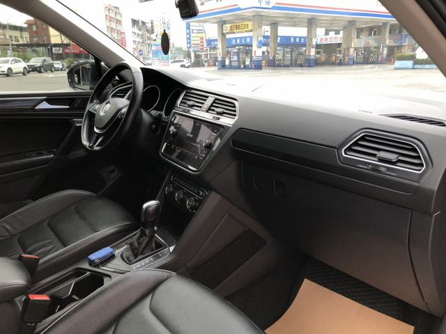 旅行式LED頭燈 一手車 鈑件原 里程保證 電動座椅 全景天窗 電動尾門 ACC跟車 配備資料皆齊全 認證車 有保固  第10張相片