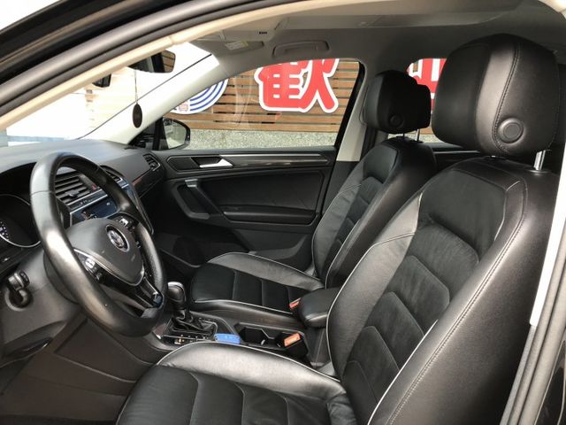 旅行式LED頭燈 一手車 鈑件原 里程保證 電動座椅 全景天窗 電動尾門 ACC跟車 配備資料皆齊全 認證車 有保固  第12張相片