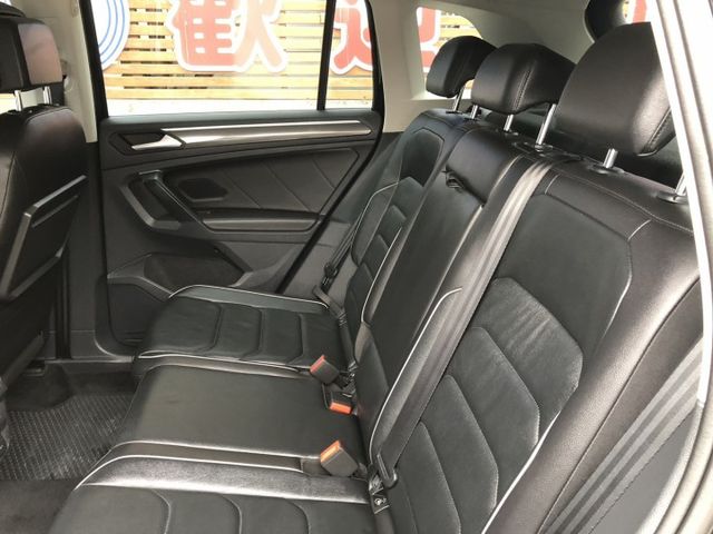 旅行式LED頭燈 一手車 鈑件原 里程保證 電動座椅 全景天窗 電動尾門 ACC跟車 配備資料皆齊全 認證車 有保固  第14張相片