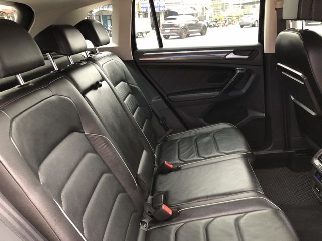 旅行式LED頭燈 一手車 鈑件原 里程保證 電動座椅 全景天窗 電動尾門 ACC跟車 配備資料皆齊全 認證車 有保固  第15張相片