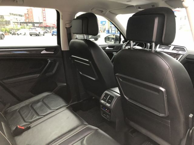 旅行式LED頭燈 一手車 鈑件原 里程保證 電動座椅 全景天窗 電動尾門 ACC跟車 配備資料皆齊全 認證車 有保固  第16張相片