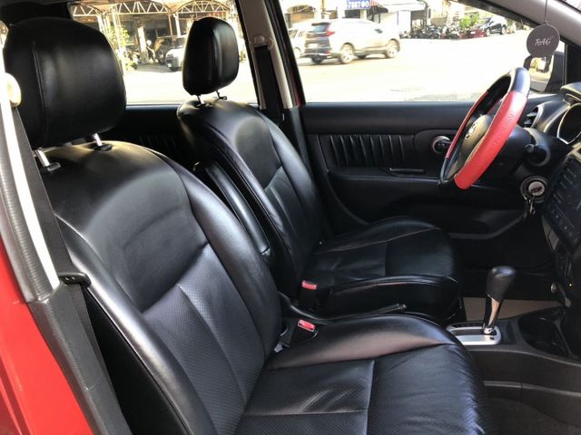 鈑件原 里程保證 影音系統 皮椅 車頂行李架 胎壓偵測器 小車大空間 妥善率好 認證車 有保固 可貸款  第10張相片