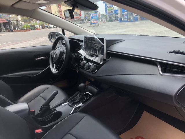 一手掛牌車 原鈑件 里程保證 只跑75公里 掛牌業績車 里程數為車輛移動時增加與新車並無兩樣 成交比照新車模式 買到省到  第9張相片