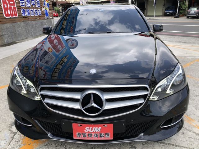 W212 小改款 鈑件原 里程保證 認證車 可貸款  第2張相片
