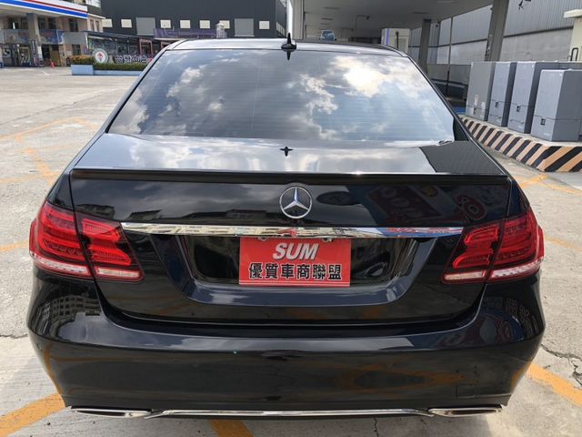 W212 小改款 鈑件原 里程保證 認證車 可貸款  第5張相片
