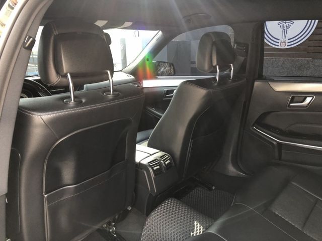W212 小改款 鈑件原 里程保證 認證車 可貸款  第16張相片