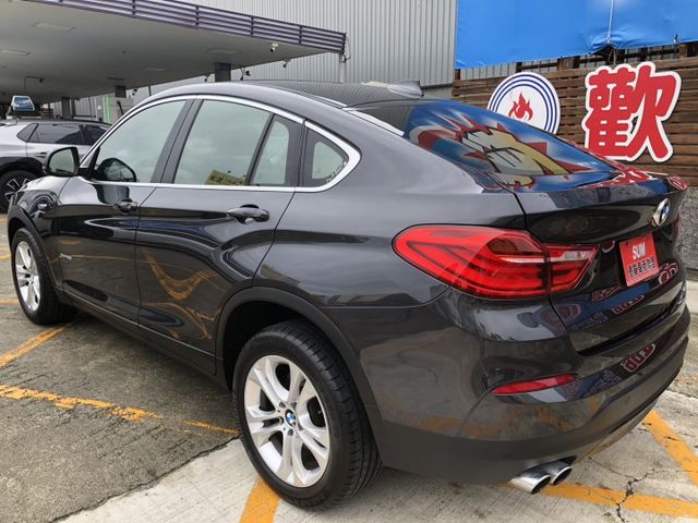 台灣總代理 一手車 鈑件原 里程保證 都在原廠保養 渦輪 4WD 免鑰匙系統 電動啟閉尾門 換檔撥片 認證車 可貸款  第4張相片