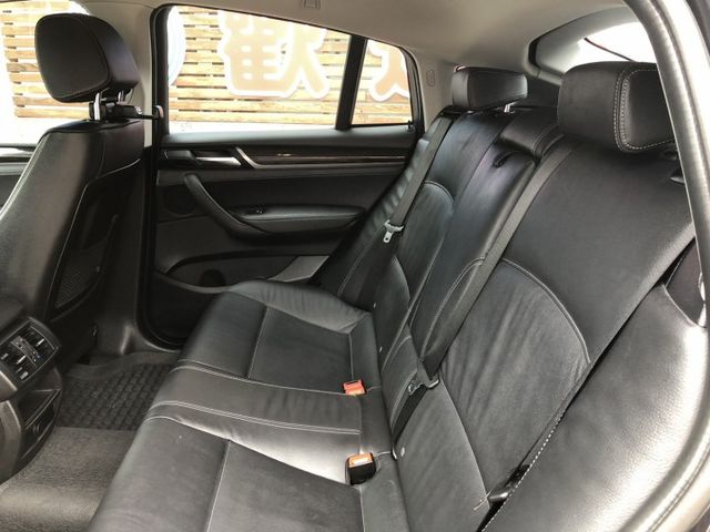台灣總代理 一手車 鈑件原 里程保證 都在原廠保養 渦輪 4WD 免鑰匙系統 電動啟閉尾門 換檔撥片 認證車 可貸款  第16張相片