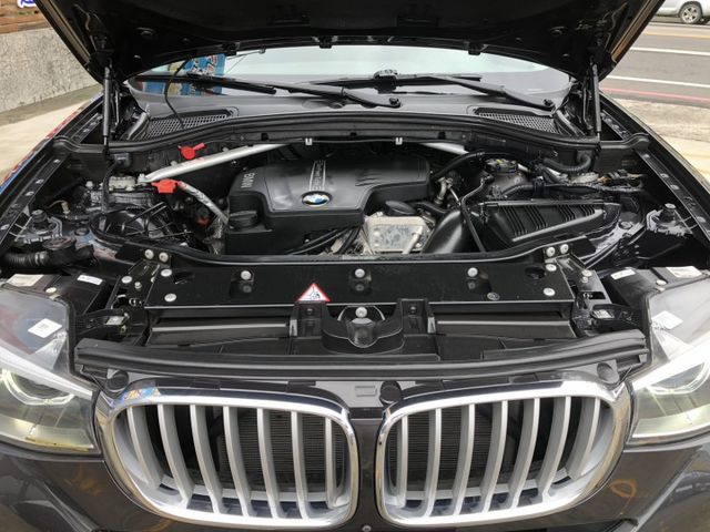 台灣總代理 一手車 鈑件原 里程保證 都在原廠保養 渦輪 4WD 免鑰匙系統 電動啟閉尾門 換檔撥片 認證車 可貸款  第20張相片