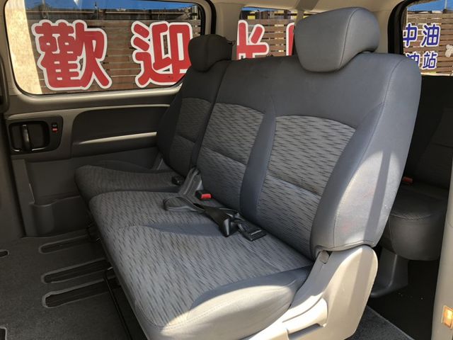 鈑件原 里程保證 影音 柴油引擎 渦輪 9 人座配置 兩側皆有雙滑門設計 非常適合滿載乘客或載運重物爬坡  第11張相片
