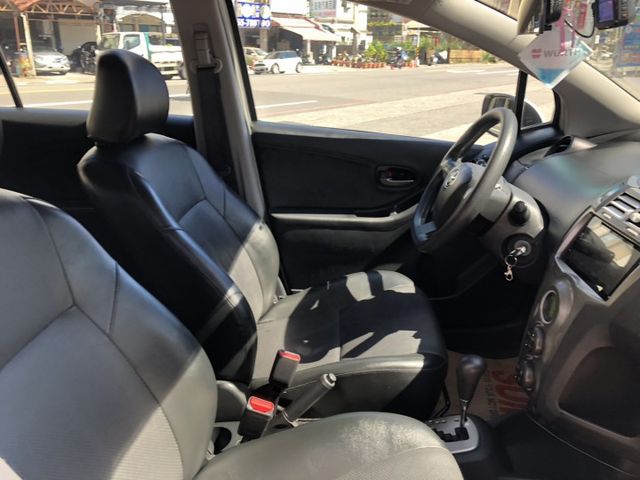 G版 鈑件原 一手車 里程保證 有恆溫 養護成本極低 圓潤 可愛 車身短胖都會代步剛好 圓潤 可愛 車身短胖都會代步剛好  第13張相片