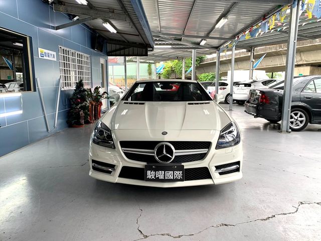 2013年 前衛吸睛外型 運動化性格跑車  第2張相片