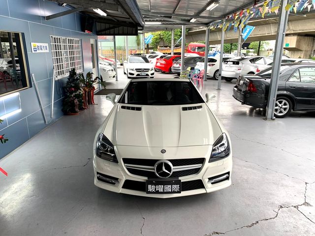 2013年 前衛吸睛外型 運動化性格跑車  第3張相片