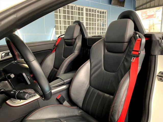 2013年 前衛吸睛外型 運動化性格跑車  第8張相片