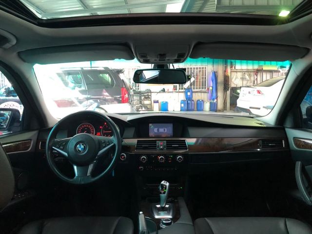 2010年 E60 520D柴油經典房車  第5張相片