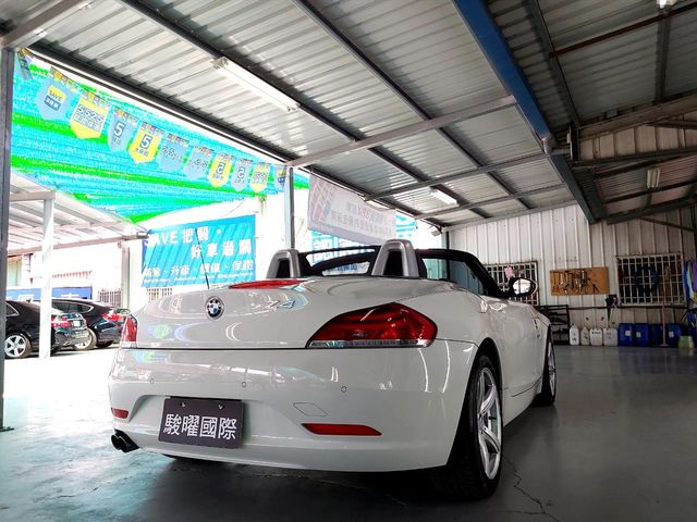 2013年 硬頂敞篷 剽悍造型 性能一絕  第20張相片